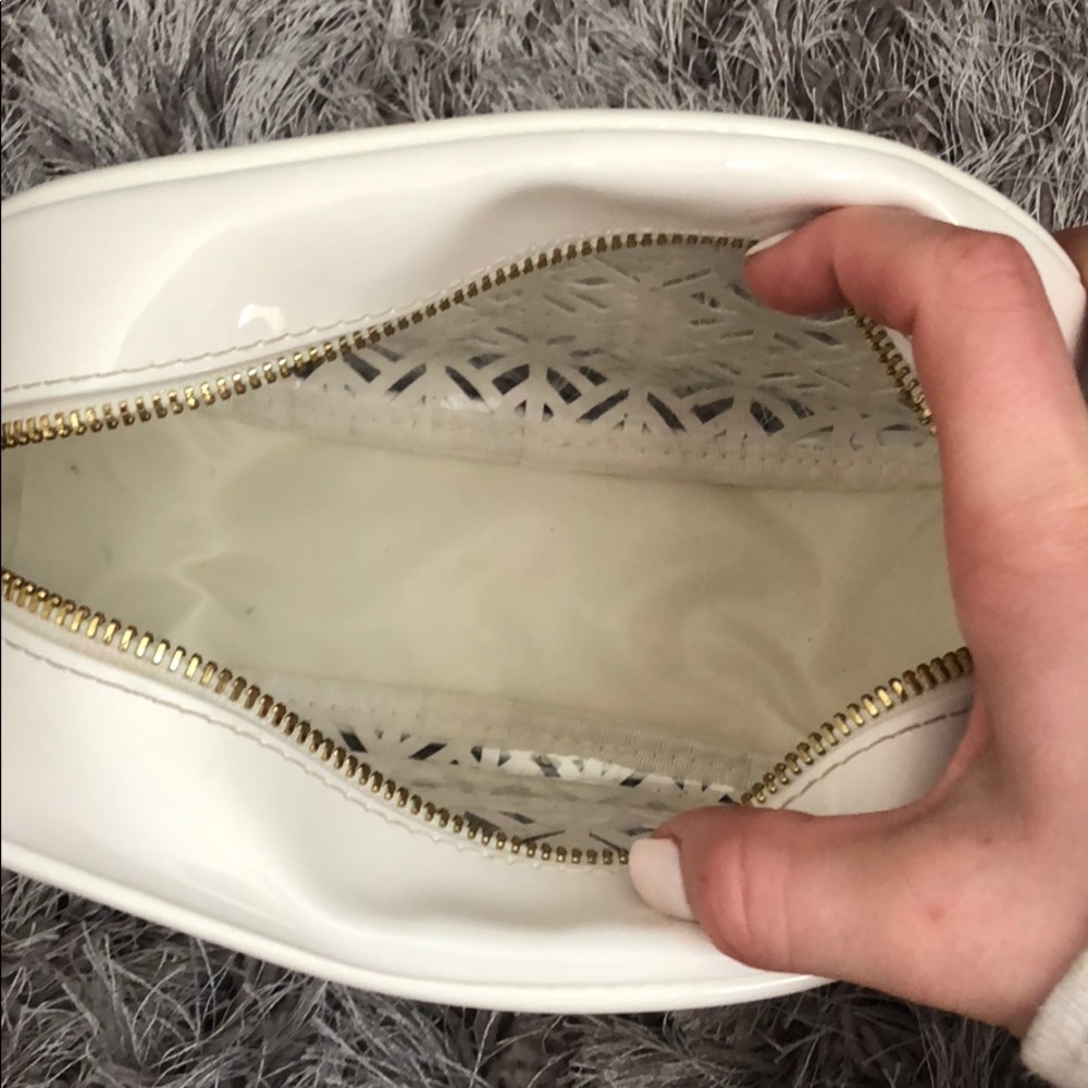TORY BURCH COSMETIC CASE - Picture 2 of 3